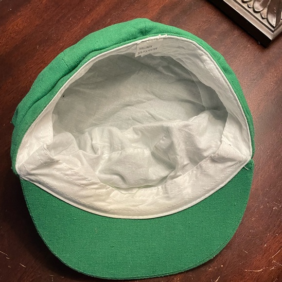 Green brim cap/hat - Picture 2 of 6